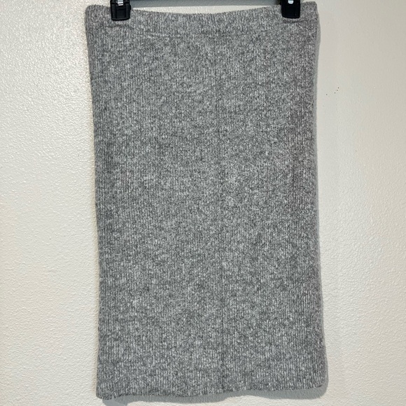 Ann Taylor Heather Gray Knit Pencil Skirt - Picture 3 of 5